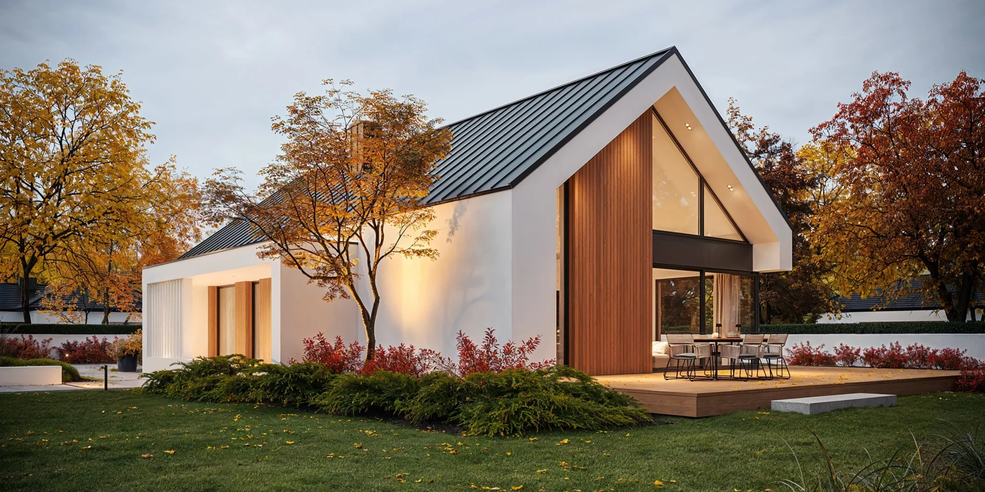 Parterowy dom z dwuspadowym dachem i przeszklona ścianą boczną salonu projekt NewHouse 730 Modern House