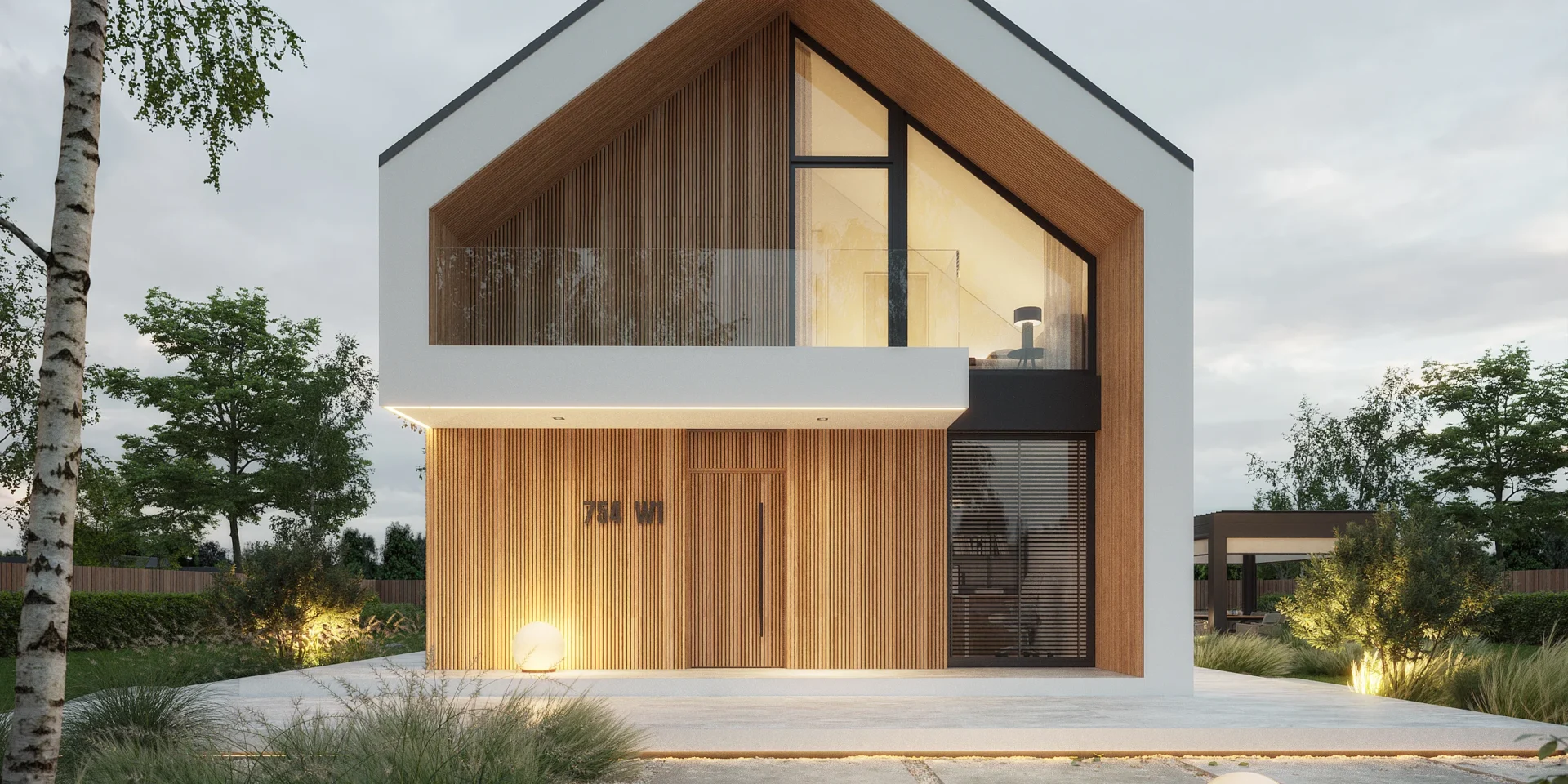 Elewacja frontowa domu wykończona drewnianymi lamelami, balkon nad wejściem połączony ze ścianą okapu NewHouse 754 w1