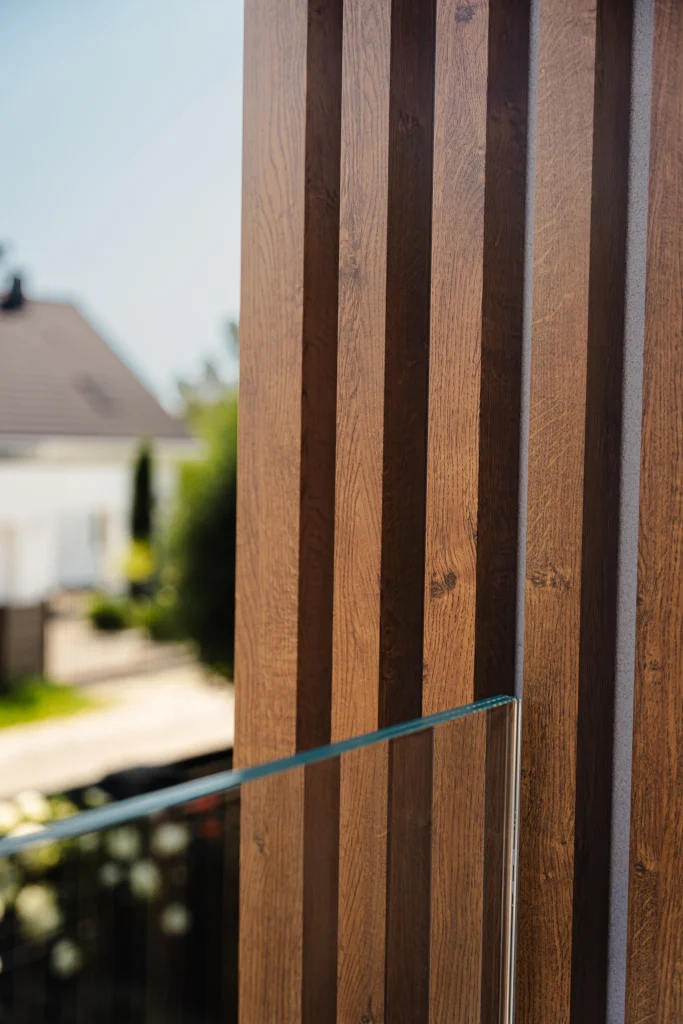 Lamele, belki, ogrodzenie aluminiowe - nowoczesny dom gotowy na detale 6 lamele aluminiowe